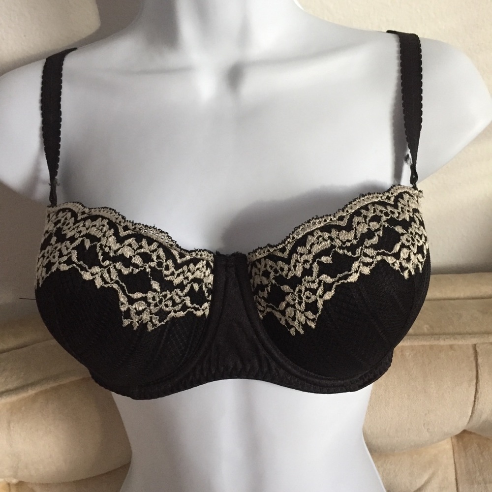 INSPIRATIONS BLACK ABD WHITE LACE BRA 38 B NWOT